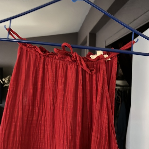 Beautiful wine, colored dress with ruffles open back down to the waist - Picture 5 of 6